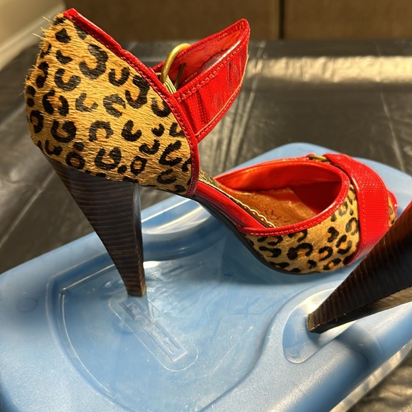 Naughty Monkey Women's Chutes and Ladders 2 Open Toe Pump - Picture 3 of 10